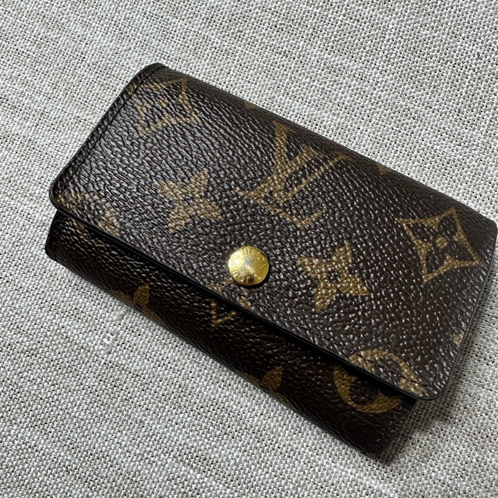 Louis Vuitton 6 Key Holder
